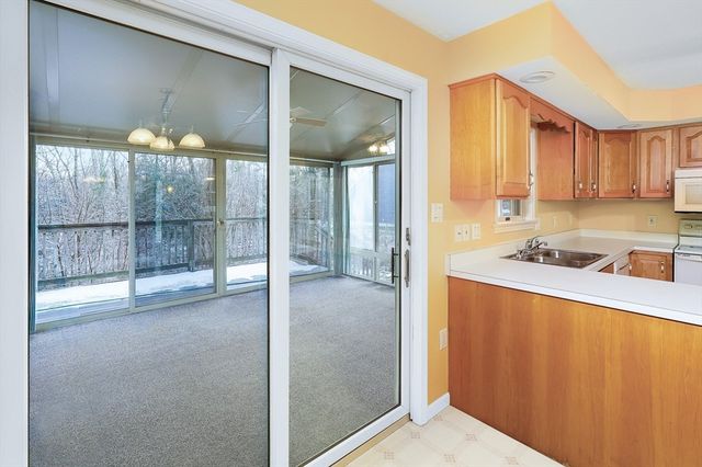 306 Rumonoski Dr, Northbridge, MA 01534