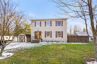 306 Rumonoski Dr, Northbridge, MA 01534
