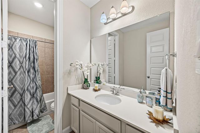 2316 Churchill Cove Lane, Pearland, TX 77089