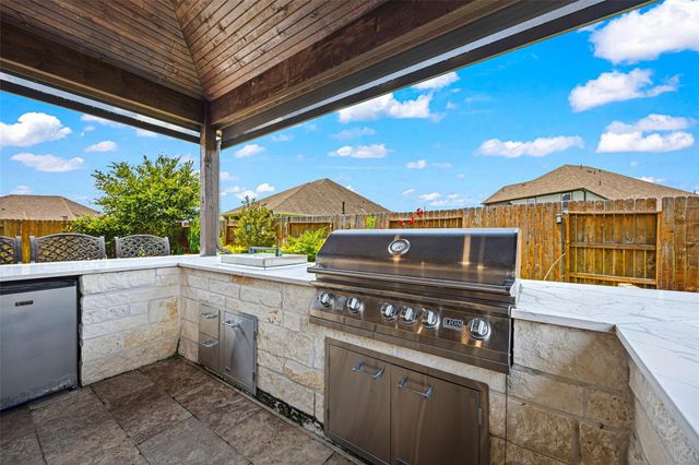 2316 Churchill Cove Lane, Pearland, TX 77089