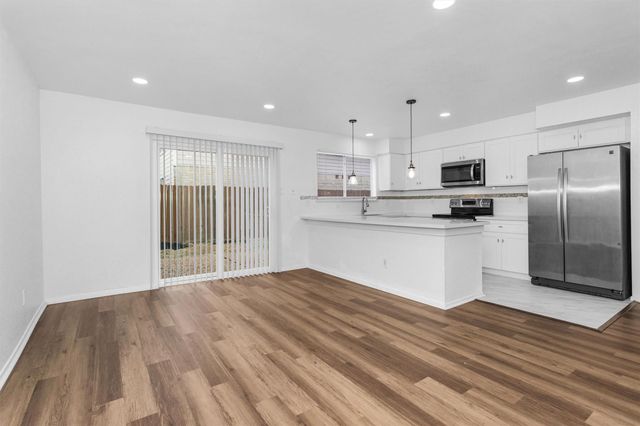 10610 Chapel Hill Drive, Houston, TX 77099