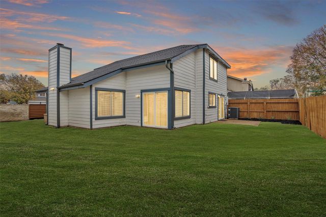 10610 Chapel Hill Drive, Houston, TX 77099