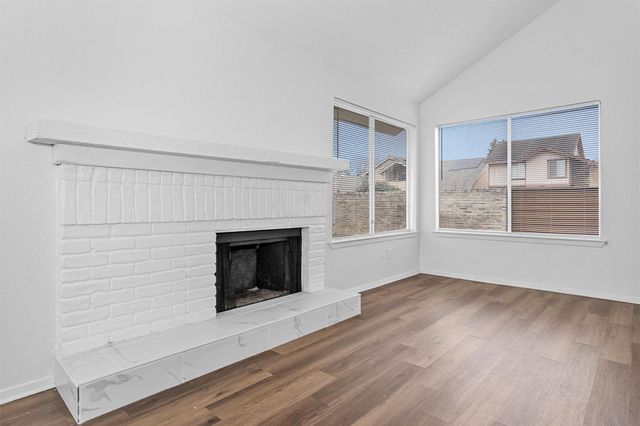 10610 Chapel Hill Drive, Houston, TX 77099