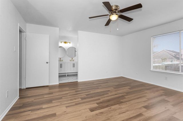 10610 Chapel Hill Drive, Houston, TX 77099