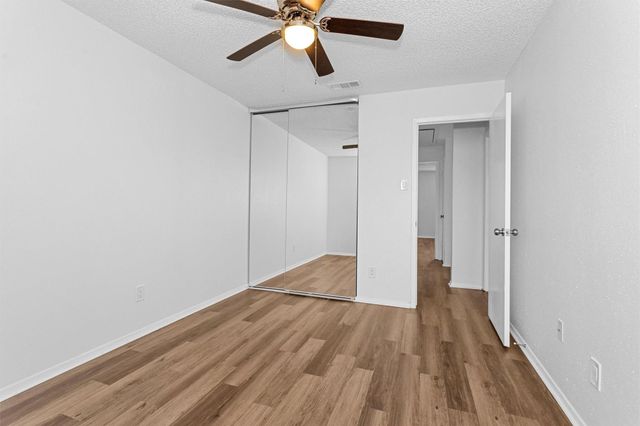 10610 Chapel Hill Drive, Houston, TX 77099