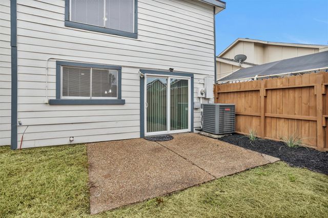 10610 Chapel Hill Drive, Houston, TX 77099