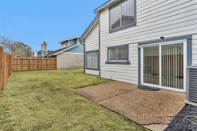 10610 Chapel Hill Drive, Houston, TX 77099