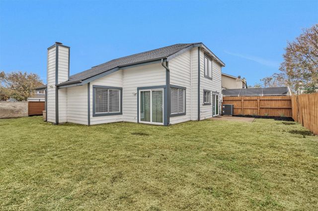 10610 Chapel Hill Drive, Houston, TX 77099