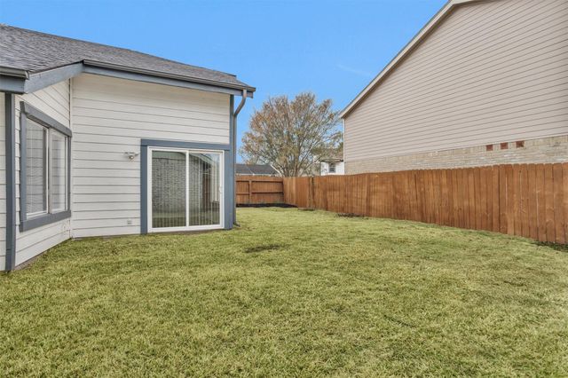10610 Chapel Hill Drive, Houston, TX 77099