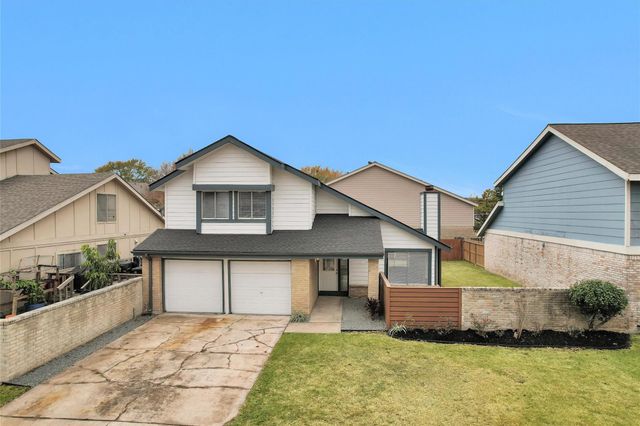 10610 Chapel Hill Drive, Houston, TX 77099