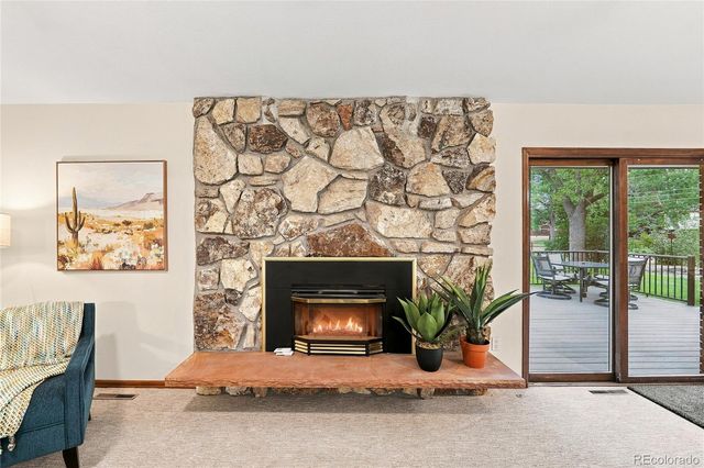 6048 Dhu Court, Longmont, CO 80503