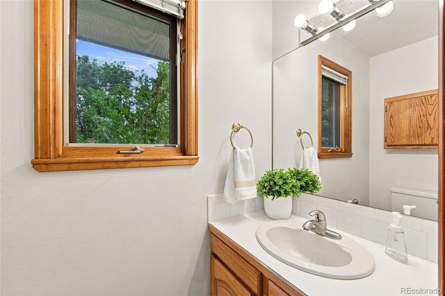 6048 Dhu Court, Longmont, CO 80503