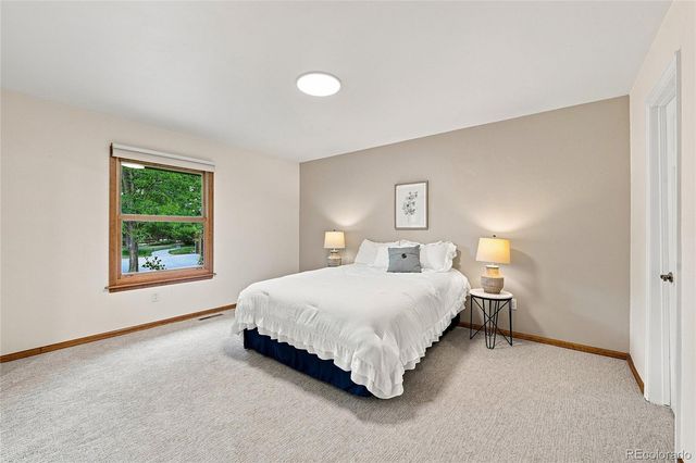 6048 Dhu Court, Longmont, CO 80503