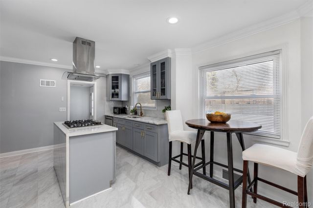 17200 Pontchartrain Boulevard, Detroit, MI 48203