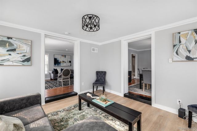 17200 Pontchartrain Boulevard, Detroit, MI 48203