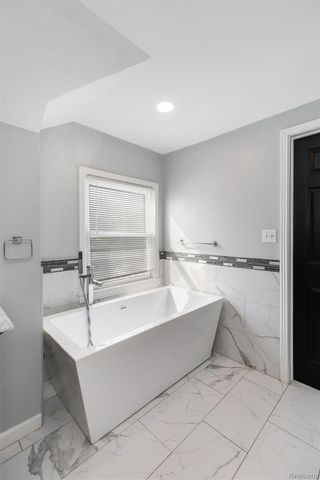 17200 Pontchartrain Boulevard, Detroit, MI 48203