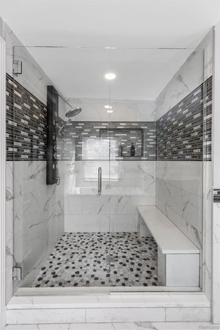 17200 Pontchartrain Boulevard, Detroit, MI 48203