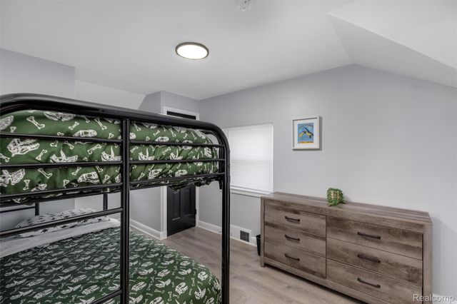 17200 Pontchartrain Boulevard, Detroit, MI 48203