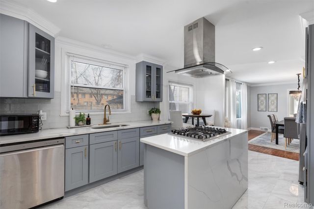 17200 Pontchartrain Boulevard, Detroit, MI 48203