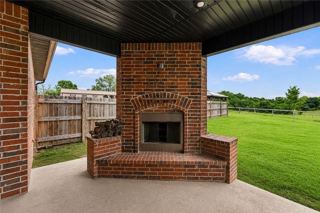 13414 Pearson Ranch Road, Prairie Grove, AR 72753