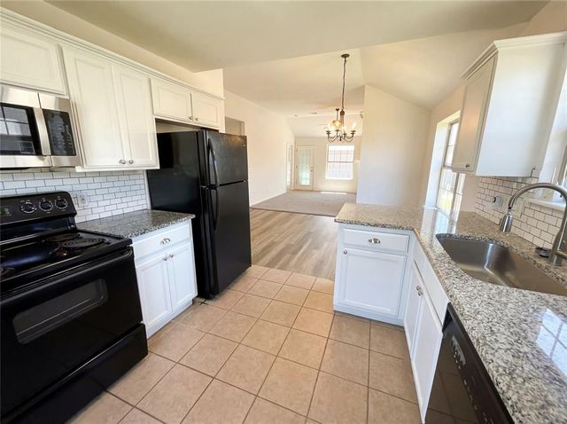 504 Woodbriar, Noble, OK 73068