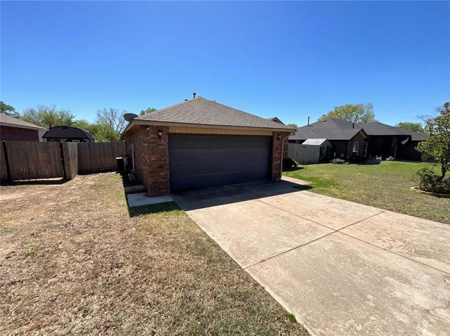 504 Woodbriar, Noble, OK 73068