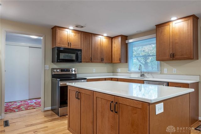 325 Annette Drive, Dayton, OH 45458