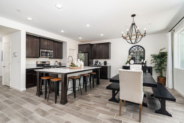 6770 E Oslin Avenue, Fresno, CA 93727