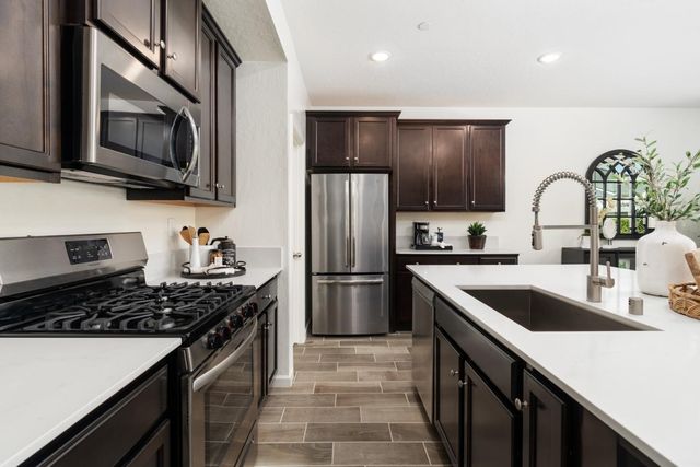 6770 E Oslin Avenue, Fresno, CA 93727