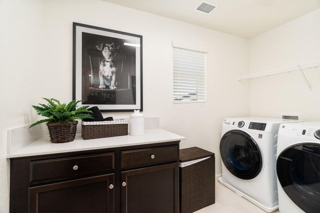 6770 E Oslin Avenue, Fresno, CA 93727