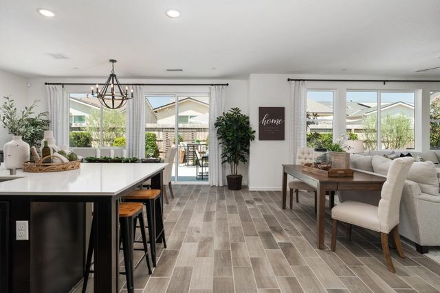 6770 E Oslin Avenue, Fresno, CA 93727