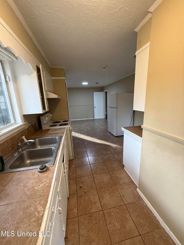 1027 Woodville Drive, Jackson, MS 39212