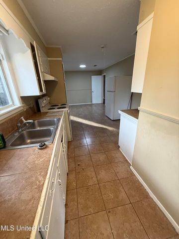 1027 Woodville Drive, Jackson, MS 39212