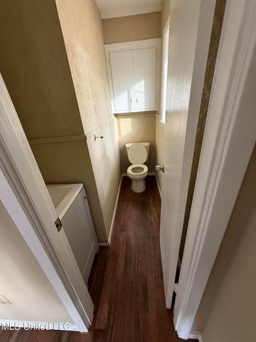 1027 Woodville Drive, Jackson, MS 39212