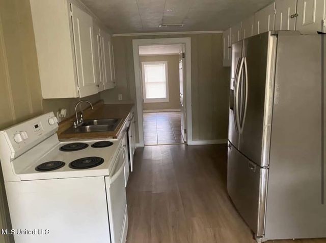 1027 Woodville Drive, Jackson, MS 39212