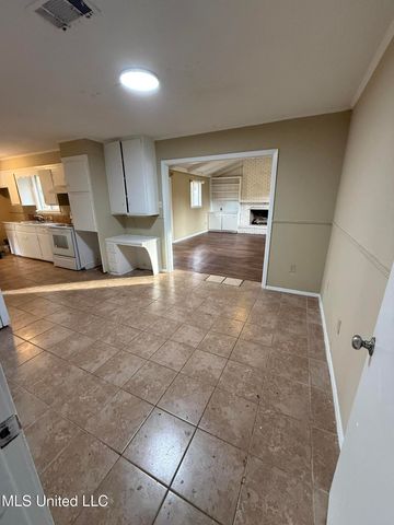 1027 Woodville Drive, Jackson, MS 39212