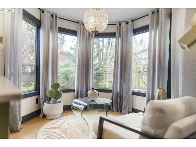 4340 Sw VACUNA St, Portland, OR 97219