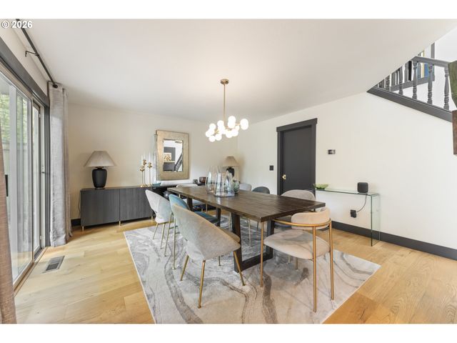 4340 Sw VACUNA St, Portland, OR 97219