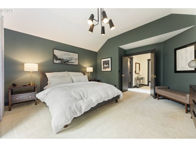 4340 Sw VACUNA St, Portland, OR 97219