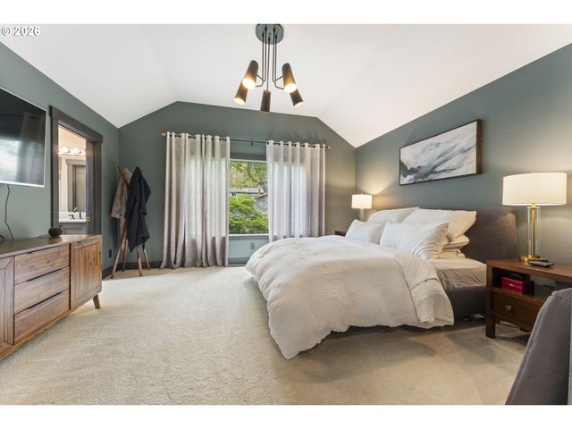 4340 Sw VACUNA St, Portland, OR 97219