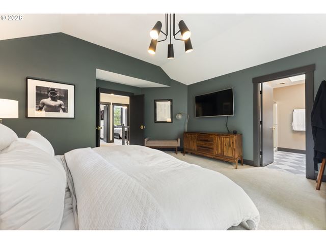 4340 Sw VACUNA St, Portland, OR 97219