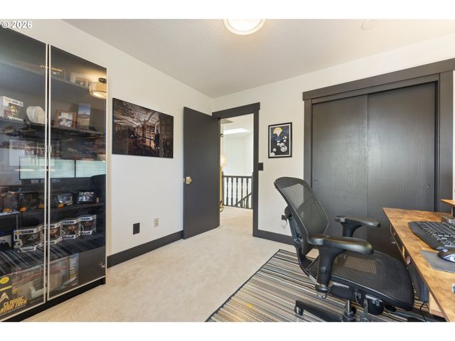 4340 Sw VACUNA St, Portland, OR 97219