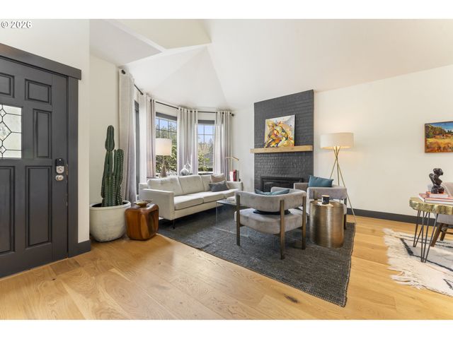 4340 Sw VACUNA St, Portland, OR 97219