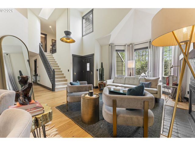 4340 Sw VACUNA St, Portland, OR 97219