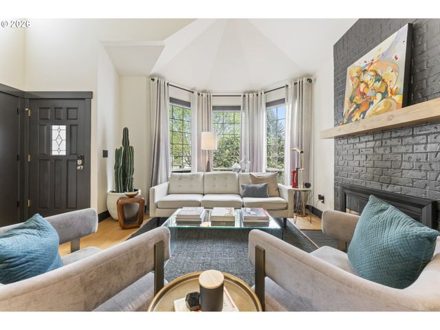 4340 Sw VACUNA St, Portland, OR 97219