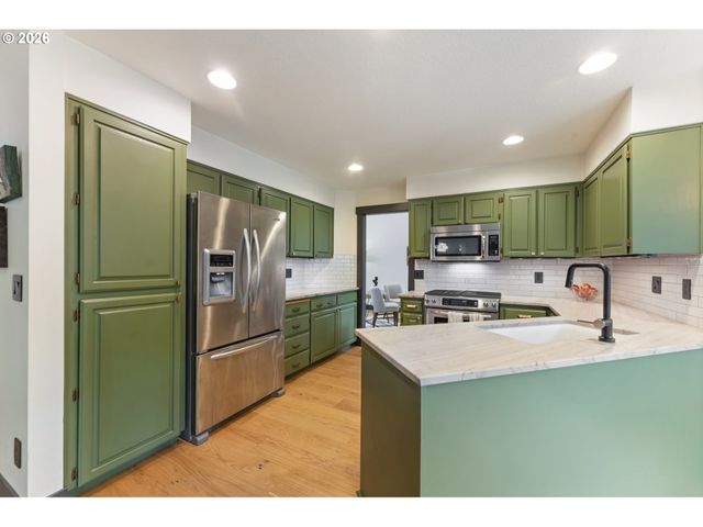 4340 Sw VACUNA St, Portland, OR 97219