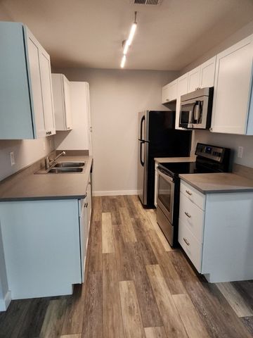 1807 Harbor Dr, Rockport, TX 78382