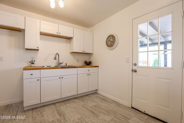 1143 N Santa Rosa Avenue, Tucson, AZ 85712