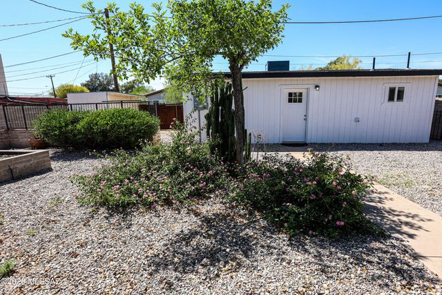1143 N Santa Rosa Avenue, Tucson, AZ 85712