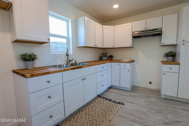 1143 N Santa Rosa Avenue, Tucson, AZ 85712